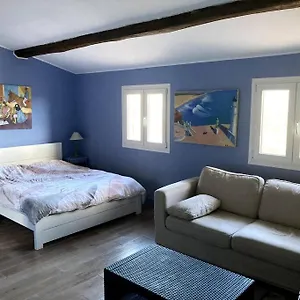 Agreable Chambre D'hotes Avec Vue Sur Les Collines Appartement